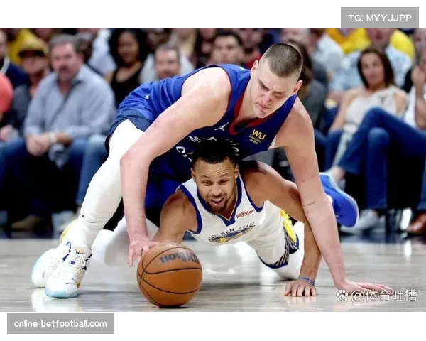 勇士残阵展现韧性 科尔战术布置成功限制约基奇发挥 勇士残阵展现韧性 科尔战术布置成功限制约基奇发挥